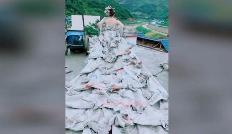 Petani Bikin Gaun Pengantin Demi Menyelamatkan Lingkungan